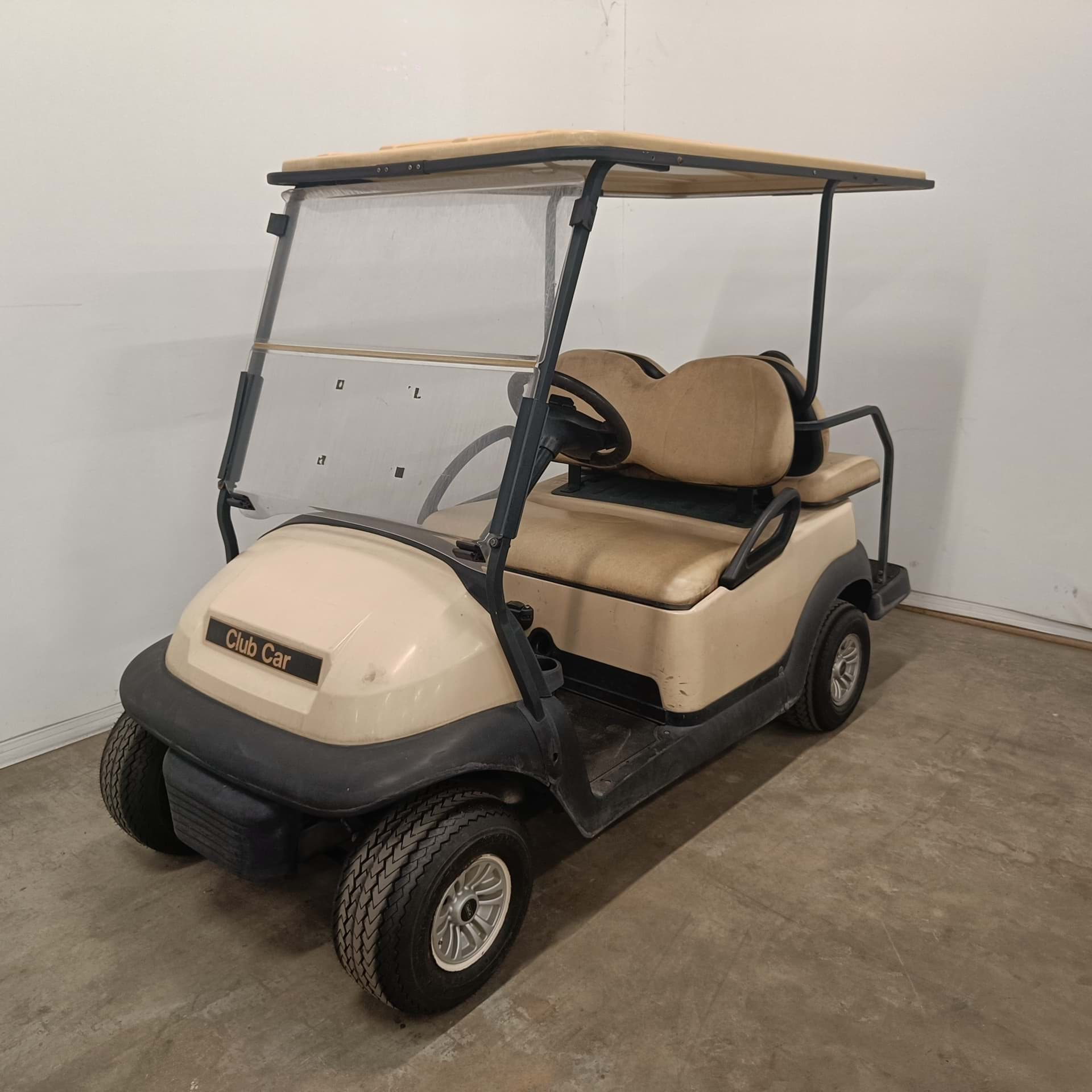 Picture of Trade - 2018 - Electric lithium - Club Car - Villager 4 - 4 seater - Beige